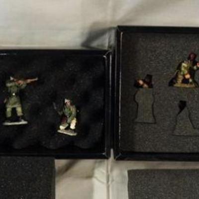 1155	KING & COUNTRY WWII METAL TOY SOLDIERS BOXED MG031 AND WS086

