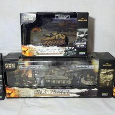 1087	FORCES OF VALOR WWII 1-32 DIECAST METAL LOT OF 4 BOXED
