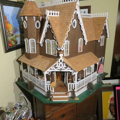   Victorian Doll House
