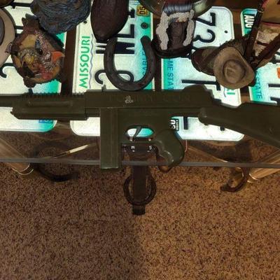 Plastic Tommy gun toy