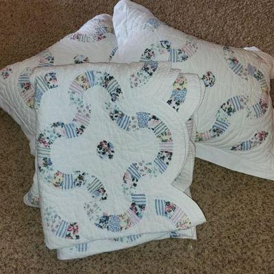 85 x 76 quilt with matching pillow shams