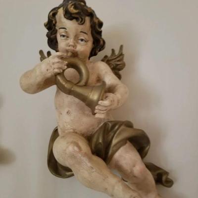 Putti figurines