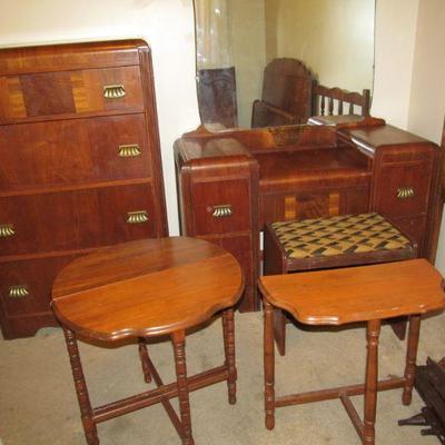 1940's 5-piece bedroom set; triangular tables