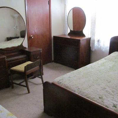 1940's 5-piece bedroom set