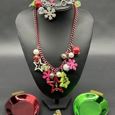 Vintage Christmas: Jewelry & 2- Trinket Dishes