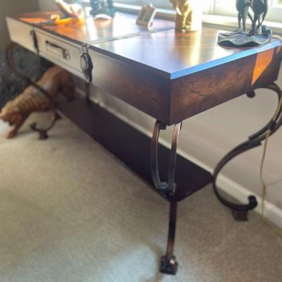 Magnussen old world map console table
