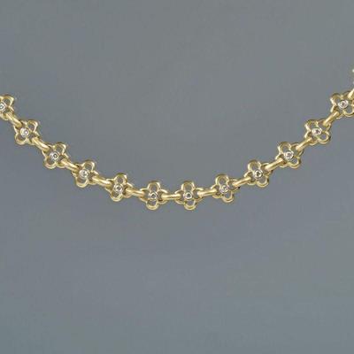 SEIDENGANG DIAMOND & 18K GOLD OPEN LINK NECKLACE | Designed as a line of open clover-form links, twelve central links mounting melee...