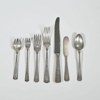 GORHAM ETRUSCAN PATTERN STERLING SILVER FLATWARE | Comprising; 8 dinner forks, 8 dinner knives, 8 dessert forks, 12 ice cream forks, 17...