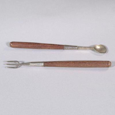 (2pc) BRUTALIST STERLING SERVERS | Sterling silver ends with wooden handles - l. 9.5 in.

