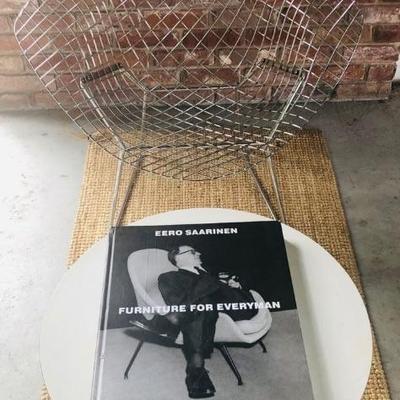 KNOLL BERTOIA DIAMIND CHAIR & SAARINEN 20" Side Table