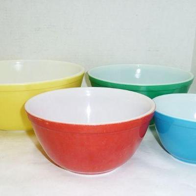 Vintage Pyrex primary bowls