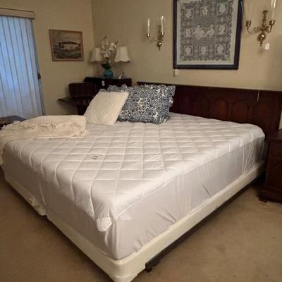 King Memory Foam Mattress & Box Springs