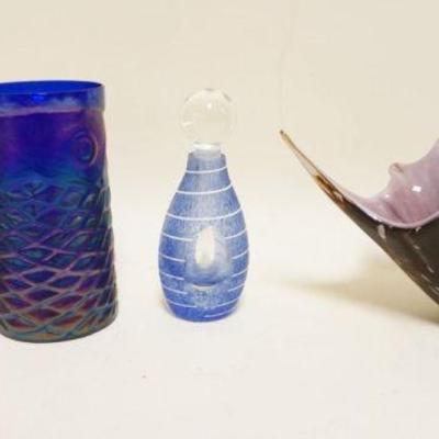 1006	GROUP OF ASSORTED CONTEMPORARY ART GLASS, LARGEST APPROXIMATELY 6 IN
