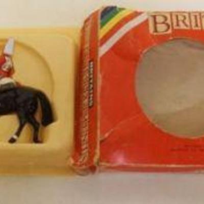 1228	 BRITAINS CAST METAL HAND PAINTED BRITISH REGIMENTS ON HORSES IN BOX
