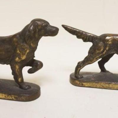 1025	PAIR OF IRON DOG BOOKENDS, APPROXIMATELY 5 IN X 8 IN

