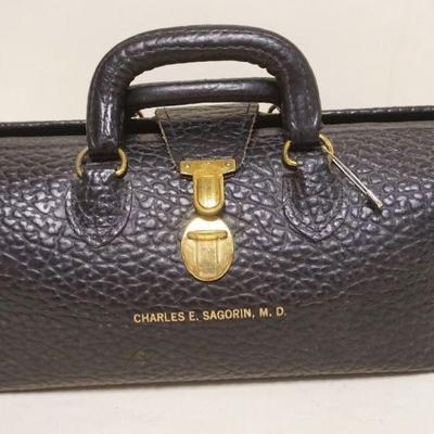 1297	VINTAGE LEATHER DOCTOR BAG, APPROXIMATELY 14 IN X 6 IN X 7 IN HIGH
