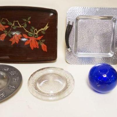 1243	LOT OF ASSORTED DECORATIVE ITEMS INCLUDING ALUMINUM HORN HANDLE TRAY & ZODIAC BOWL, CHILDS GLASS EMBOSSED ALPHABET PLATE

