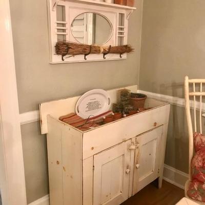 Antique Style Dry Sink in Creamy White