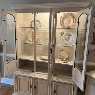 Drexel Heritage Furniture China Cabinet in a lovely creamy white. These are gorgeous pieces to use traditionally for china but can be...
