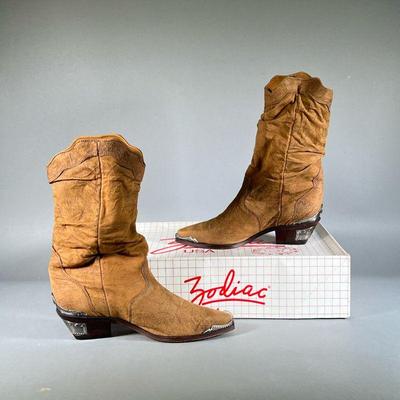 (NEW) ZODIAC WOMENâ€™S BOOTS | Light brown leather boots with short heel and metal accents on toe and heel. Size 9.
