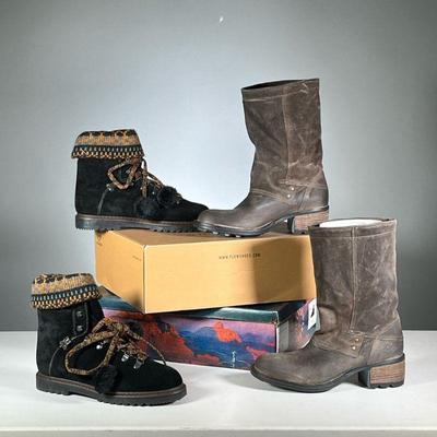 (2PC) [NWT] WOMEN'S BOOTS | Including a pair of Palladium "Capper Rust" boots in Antilope (size 7.5 M) and a pair of...
