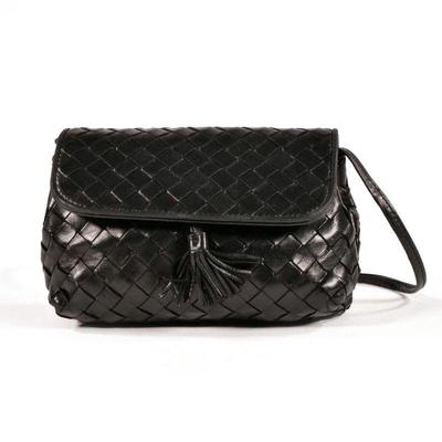 BOTTEGA VENETA EVENING BAG | Black woven leather shoulder bag with tassel clasp. - l. 6.25 x w. 3.25 x h. 4 in
