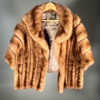 FREDRICA FUR SHAWL | Short shawl with brown fur, with "Fredrica / Paris / New York" label. - l. 22.5 in (from shoulder)
