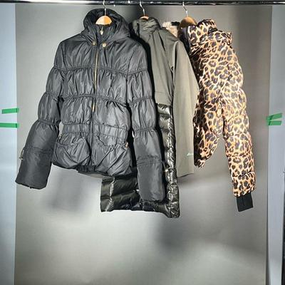 (3PC) EDDIE BAUER & OTHER WOMENâ€™S WINTER COATS | Includes: dark green Eddie Bauer winter jacket with fur trimmed hood (M), IVL...