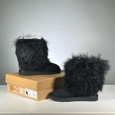 [NWT] SHEEPSKIN UGGS | Ugg Australia black boots with black sheepskin cuff, women's size 8.