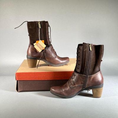 (NEW) PIKOLINOS BROWN LEATHER BOOTS | Heeled brown leather and suede boot. Size 39.
