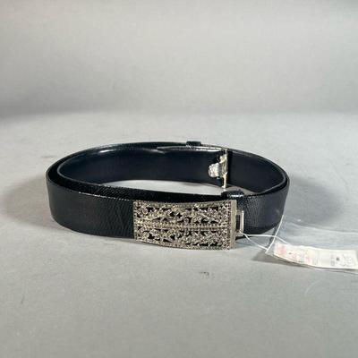 [NWT] JUDITH LEIBER BELT | Unworn, with Saks Fifth Avenue tag attached, black leather belt with a fancy faux jeweled buckle. - l. 31 in
