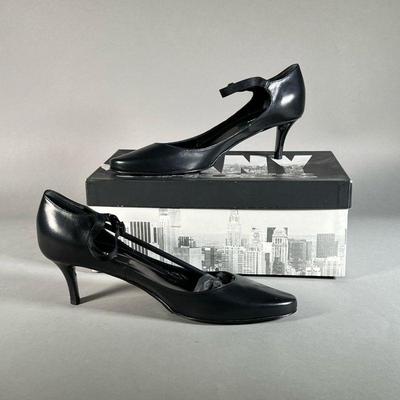 (NEW) DKNY BLACK LEATHER HEELS | Black Joanne heels in Metal Watercolor style. Size 9.
