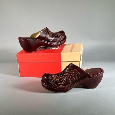 (NEW) PIKOLINOS WOMENâ€™S CLOGS | Olmo brown leather clogs. Size 40.
