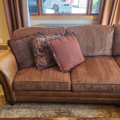 King Hickory 3 Piece Sectional Couch / Sofa - high quality, very comfortable, great condition, left to right 112