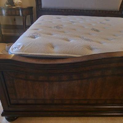 A.R.T. Furniture 3 Piece Bedroom Furniture King Bedframe - high quality, kept in 1 of 2 guest bedrooms, used sparingly, 75"H x...