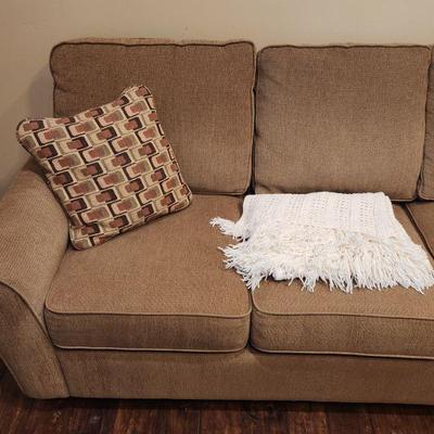 LaZBoy Sleeper Sofa (Queen)Â  - great condition, contemporary, neutral color,Â Â 1 of 3 guest rooms , used sparinglyÂ ($250)