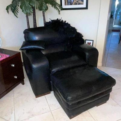 Oversize black leather chair & ottoman