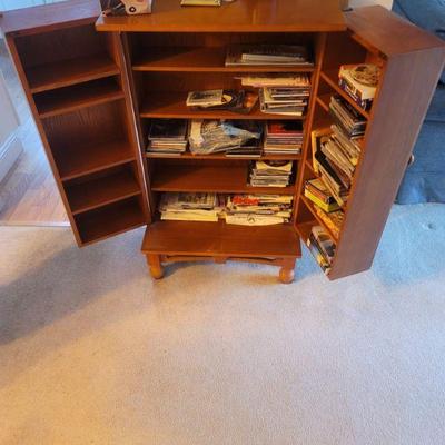 Cd/DVD cabinet