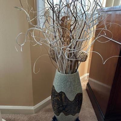 Dried floral arrangement