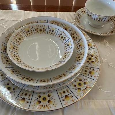 Noritake Meadow Rose dinnerware