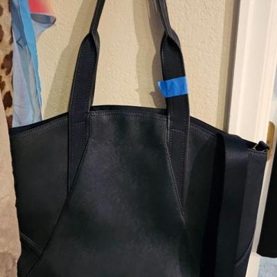LULULEMON BEGINS-