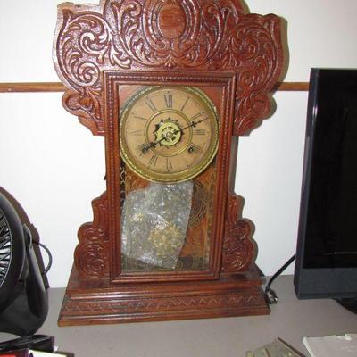Waterbury pressed wood clock 