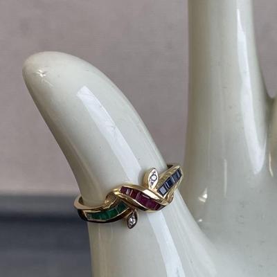 18K Gold Ring with gemstones 