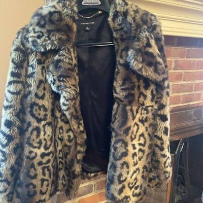 Jones of New York sized XL faux fur