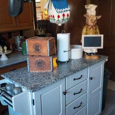 Kitchen rolling island