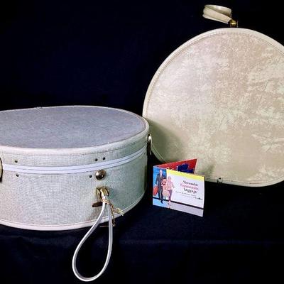 BIHY935 1950's Samsonite Hat Boxes	1 cream marble Samsonite #4520 hat box, interior looks new, no key. Â Samsonite #5420 light blue...