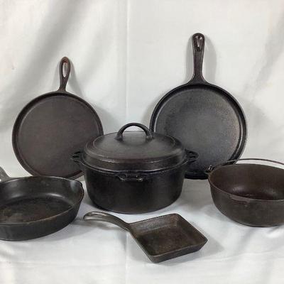 BIHY807 Vintage Antique Cast Iron Cookware	Collection of cast iron cookware, including vintage Griswald 8 cast iron Dutch oven and square...