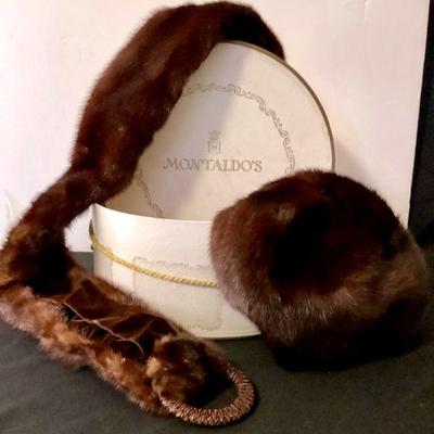BIHY943 Vintage Montaldo's Fur Collar & Hat	Montaldo's hat box with women's mink fur hat and collar.
