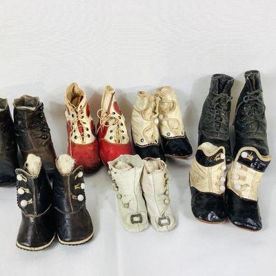 BIHY818 Victorian Era Infant And Toddler Shoes	Collection of infant and toddler shoes from the Victorian era. Shoes are all handmade from...