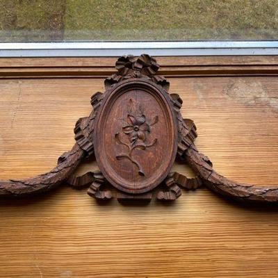 Dogwood Motif in Oak